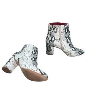 NWOT Band of Gypsies Andrea Snake Boot